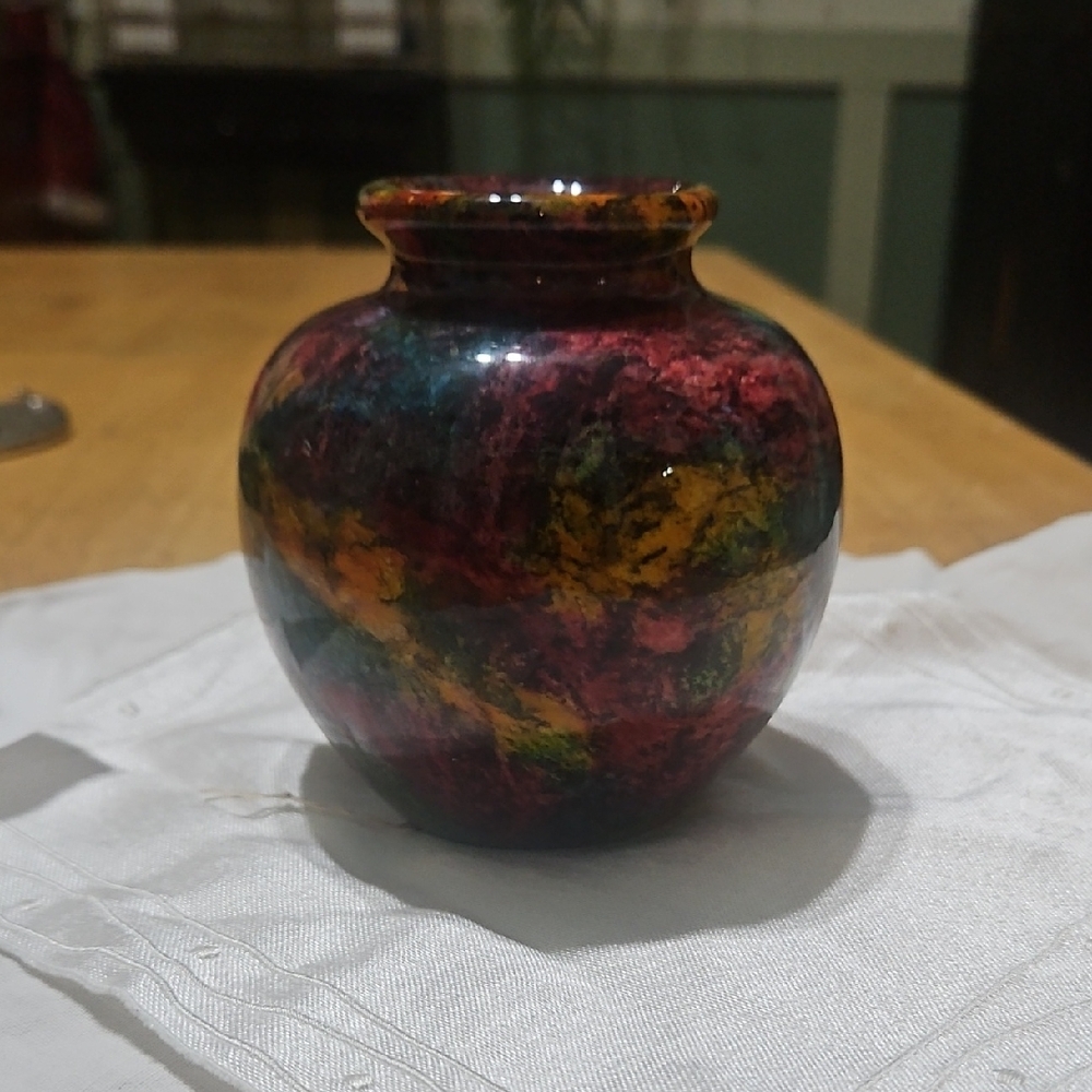 Top Taiwan Seven Colours Natural Jade Stone Flower Vase